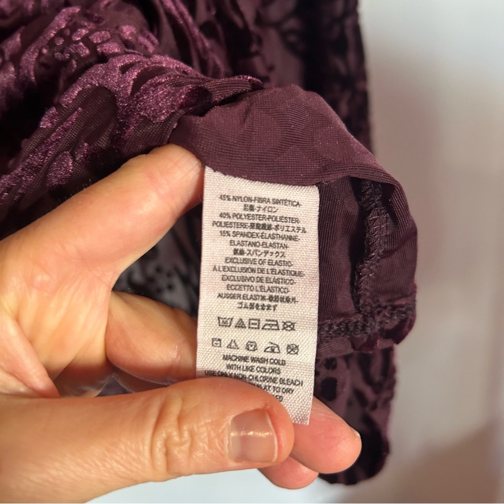Free People Women’s Large L Purple Velvet Off The Shoulders Cropped Top - Picture 3 of 4